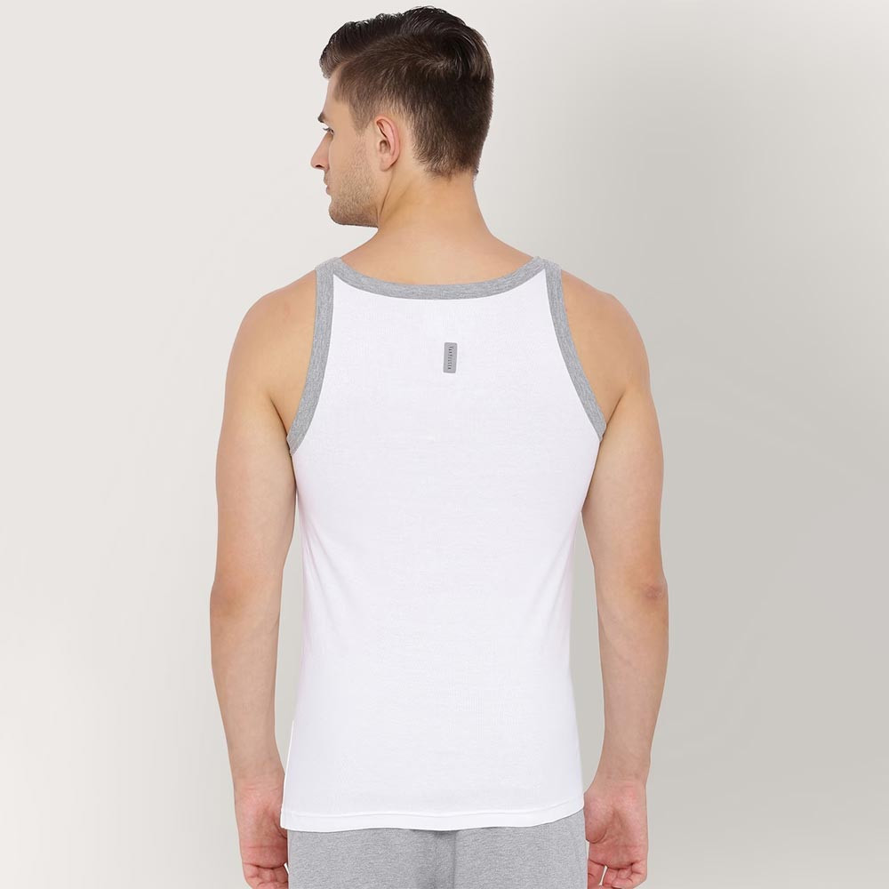 Men White Solid Quick Dry Round Neck Innerwear Vest